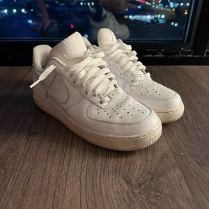 White Air Force 1 Size 9